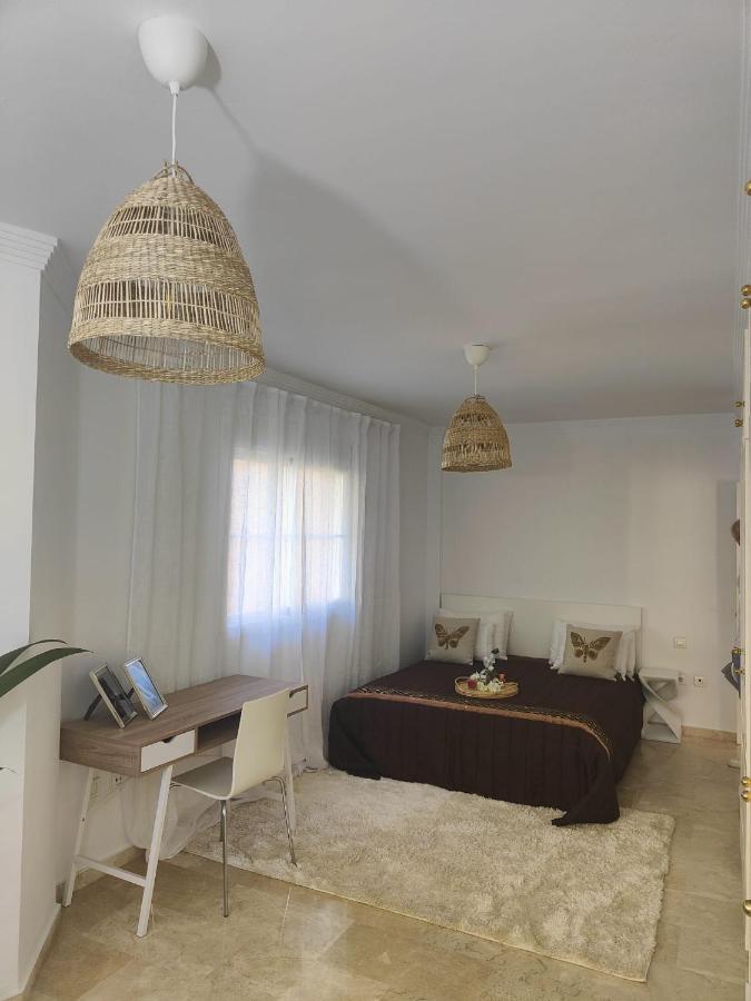 Center Beach 2 Beds Appartement Elviria 마르베야 외부 사진