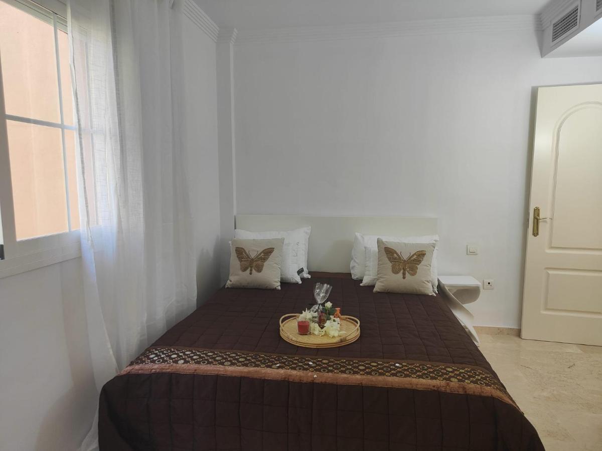 Center Beach 2 Beds Appartement Elviria 마르베야 외부 사진