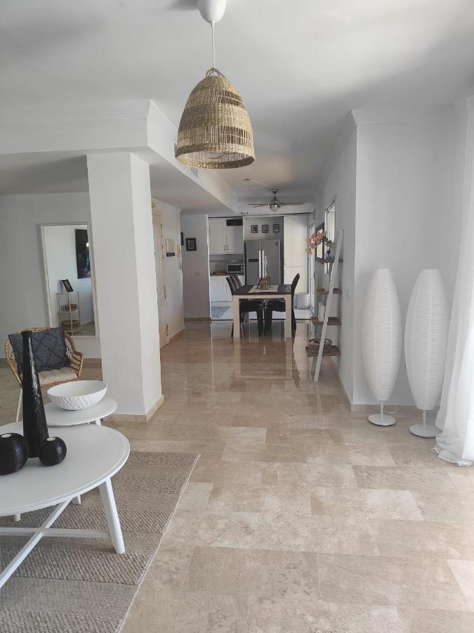 Center Beach 2 Beds Appartement Elviria 마르베야 외부 사진