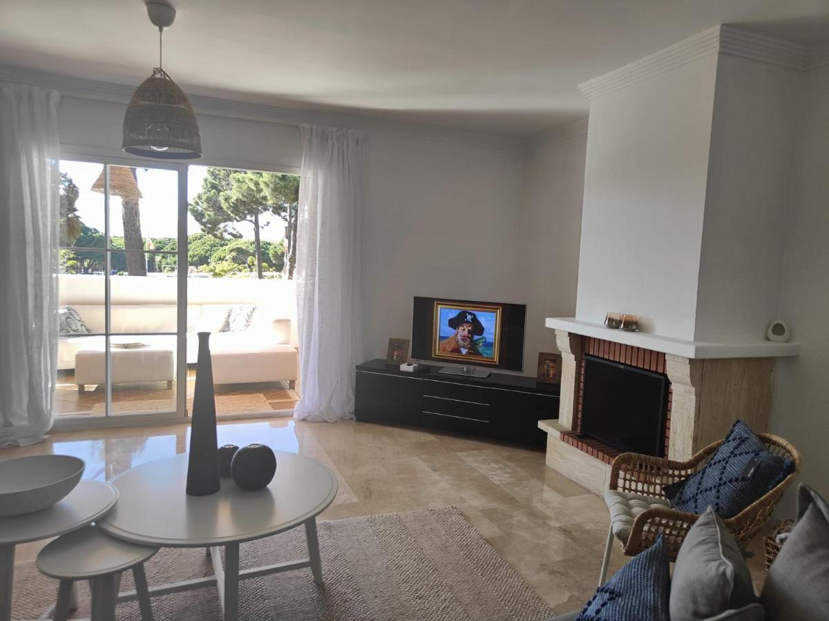 Center Beach 2 Beds Appartement Elviria 마르베야 외부 사진