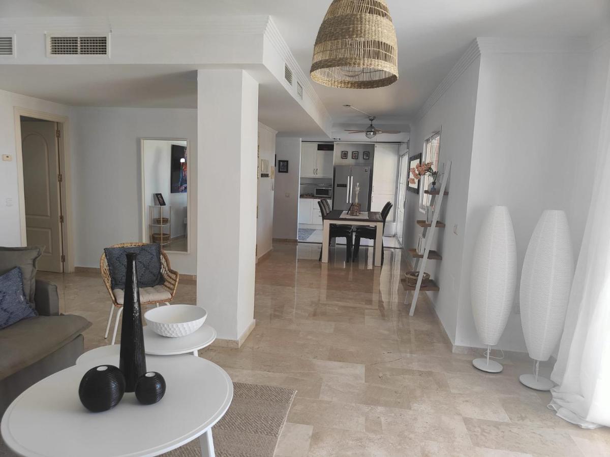 Center Beach 2 Beds Appartement Elviria 마르베야 외부 사진